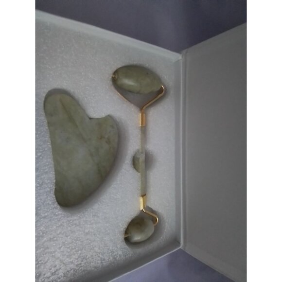 Jade Roller & Gua Sha Stone Set Baimei Skincare Beauty - Picture 1 of 2